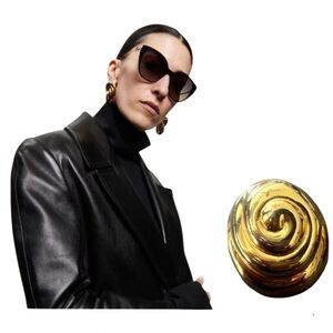 Vintage Large Gold Round Spiral Swirl Clip-On Earrings